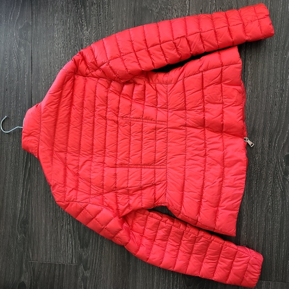 Moncler agate red jacket size 2 small medium - Picture 3 of 4